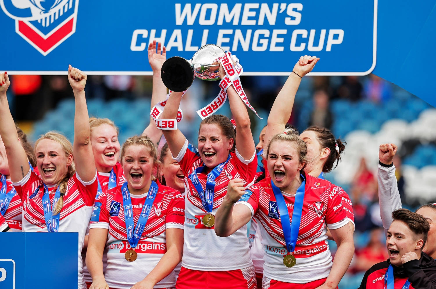 St Helens retain Women's Challenge Cup in front of record UK crowd
